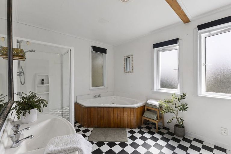 Photo of property in 230 Upper Harbour Drive, Greenhithe, Auckland, 0632