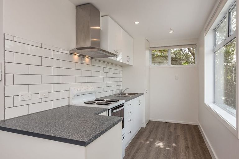 Photo of property in 25f2 Kitchener Terrace, Johnsonville, Wellington, 6037