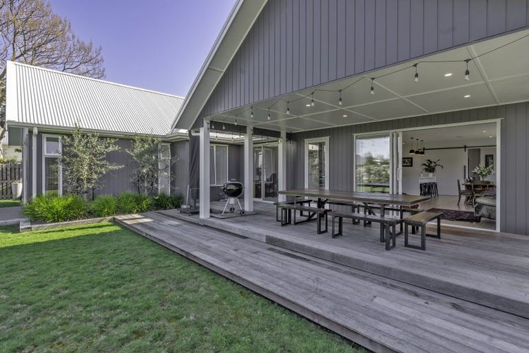 Photo of property in 8 Matai Grove, Greytown, 5712