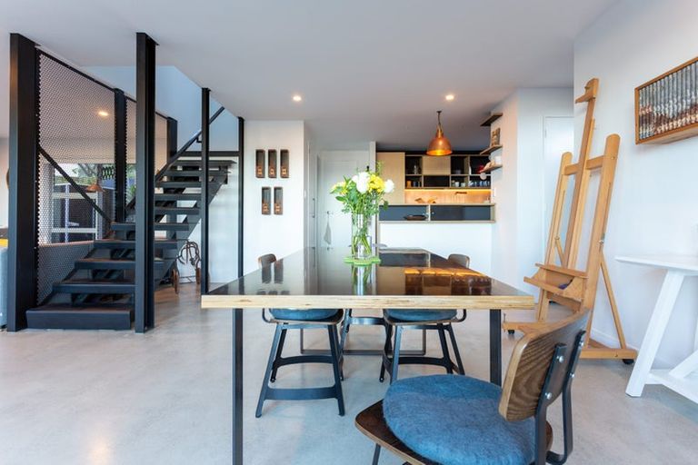 Photo of property in 394 The Esplanade, Island Bay, Wellington, 6023