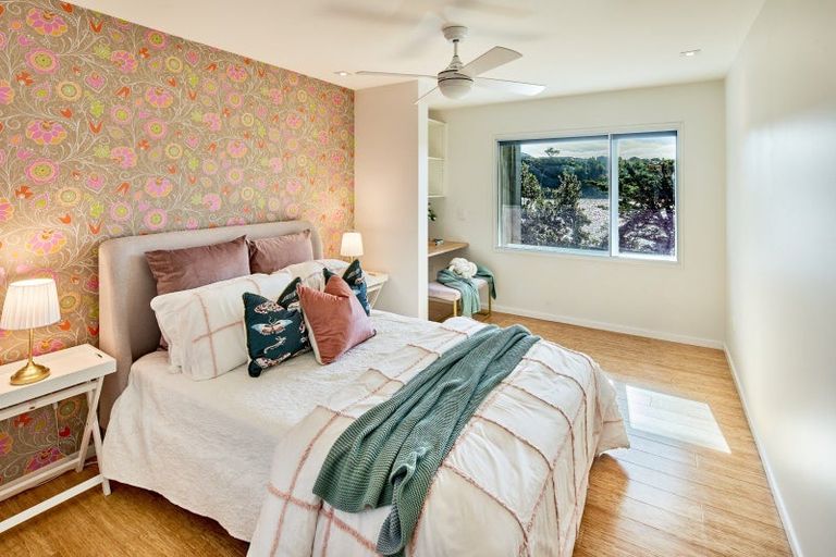 Photo of property in 300b Paremata Road, Whitby, Porirua, 5381