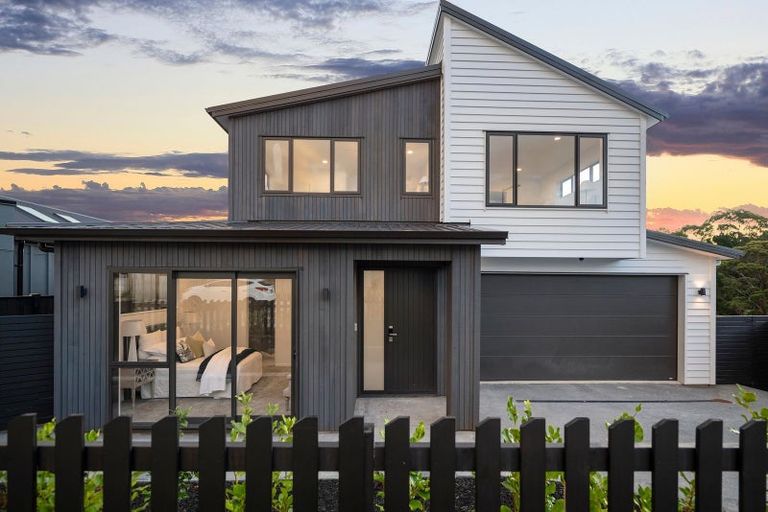 Photo of property in 32 Paparahi Place, Wainui, Silverdale, 0992