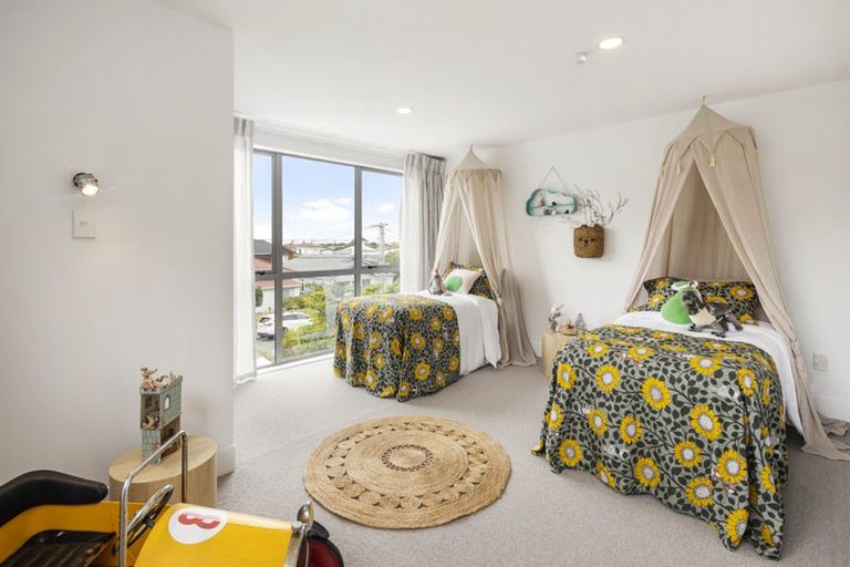 Photo of property in 26 Severn Street, Island Bay, Wellington, 6023