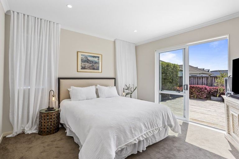 Photo of property in 8 Vinistra Road, Kumeu, 0810