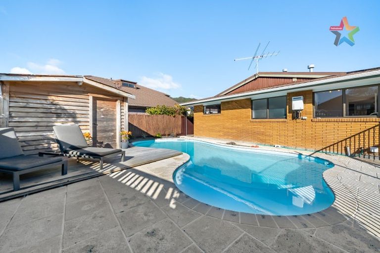 Photo of property in 28 Mcenroe Grove, Naenae, Lower Hutt, 5011