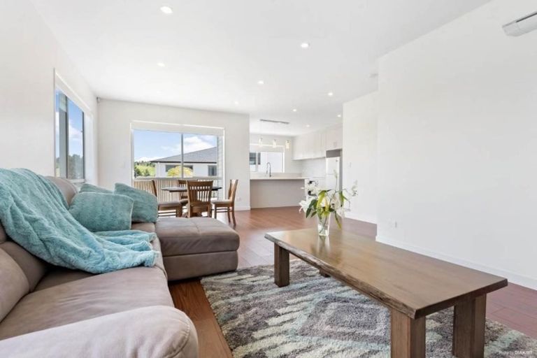 Photo of property in 34 Harvest Avenue, Orewa, 0931