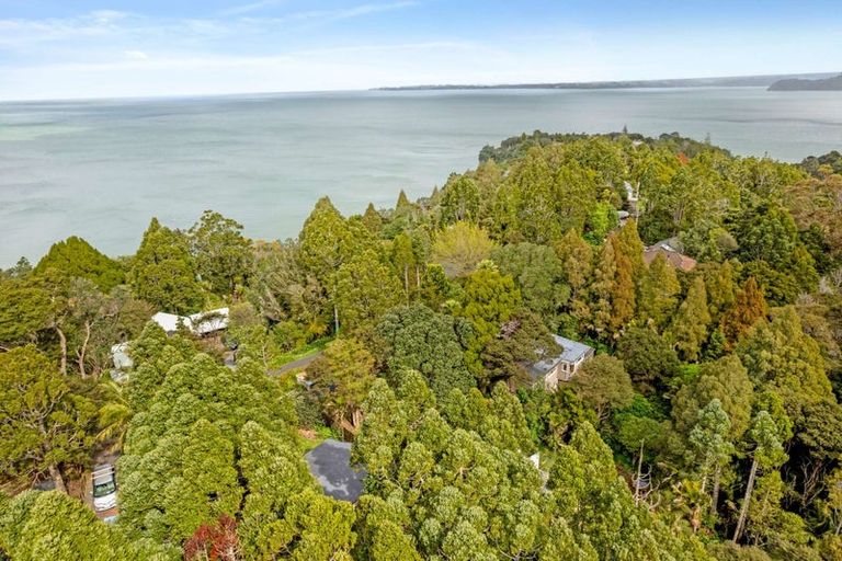 Photo of property in 43 Kauri Point Road, Laingholm, Auckland, 0604