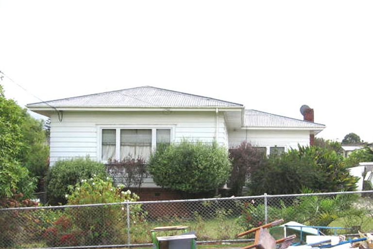 Photo of property in 27 Fruitvale Road, New Lynn, Auckland, 0600