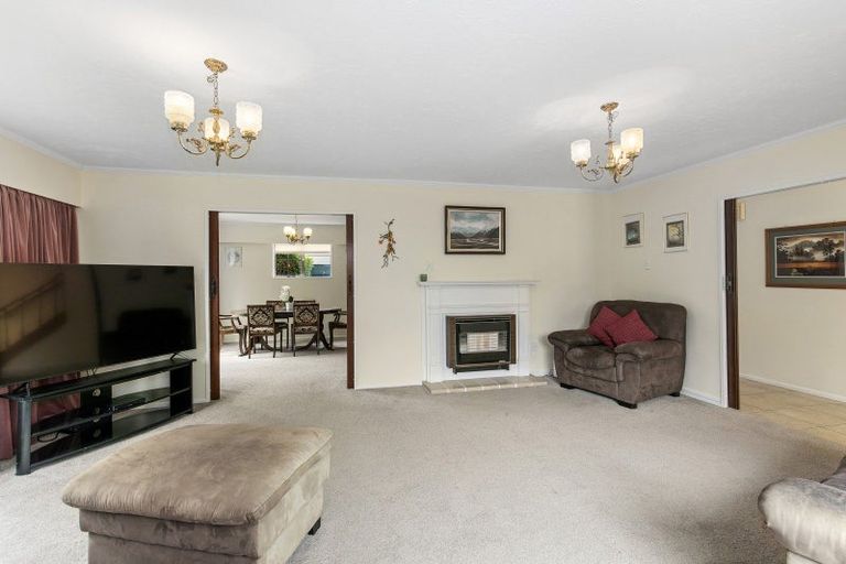Photo of property in 32 De Menech Grove, Avalon, Lower Hutt, 5011