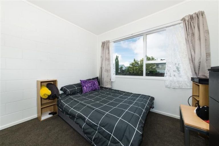 Photo of property in 1/3 Dorendia Place, Clendon Park, Auckland, 2103