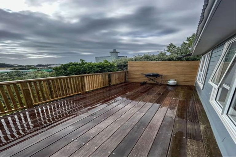 Photo of property in 80 Mana Esplanade, Paremata, Porirua, 5026