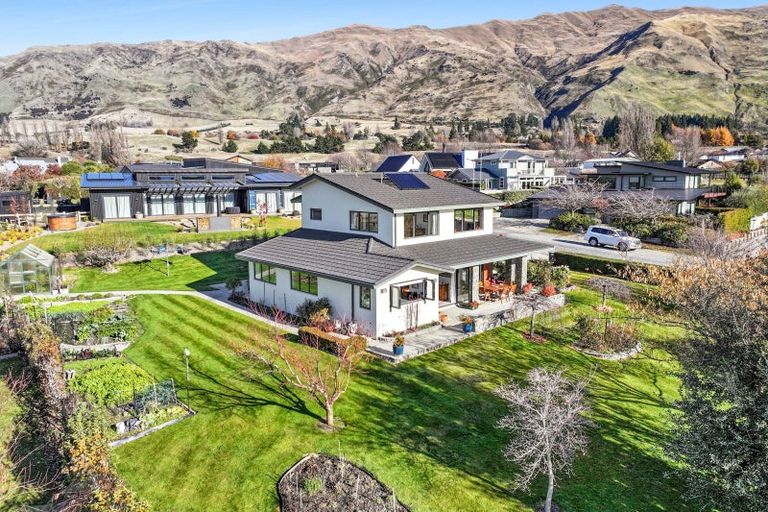 Photo of property in 29 Kelliher Drive, Wanaka, 9305