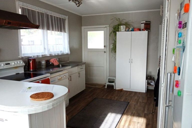 Photo of property in 5 Prestige Place, Maoribank, Upper Hutt, 5018