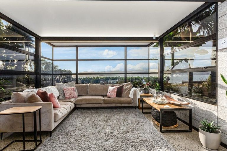 Photo of property in 377a Karaka Bay Road, Karaka Bays, Wellington, 6022