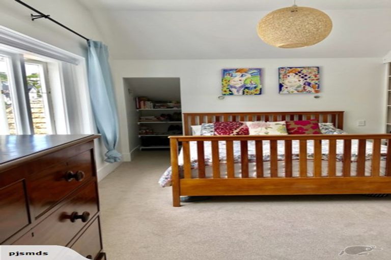 Photo of property in 8 Glen Road, Kelburn, Wellington, 6012