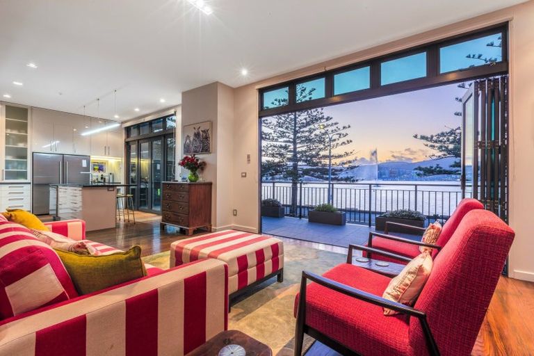 Photo of property in 286 Oriental Parade, Oriental Bay, Wellington, 6011