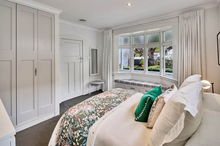 Photo of property in 292 The Parade, Island Bay, Wellington, 6023