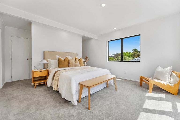 Photo of property in 1/410 Glenfield Road, Glenfield, Auckland, 0629