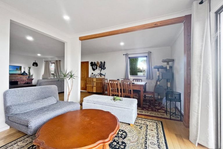 Photo of property in 37 Lancaster Road, Beach Haven, Auckland, 0626