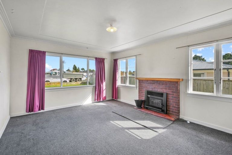 Photo of property in 9 Pukatea Street, Inglewood, 4330