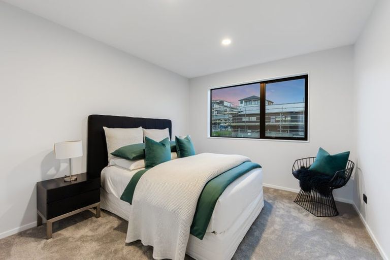 Photo of property in 3 Waitai Close, Long Bay, Auckland, 0630