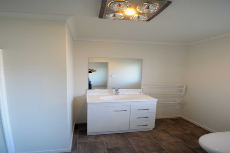 Photo of property in 9 Burford Way, Rolleston, 7615