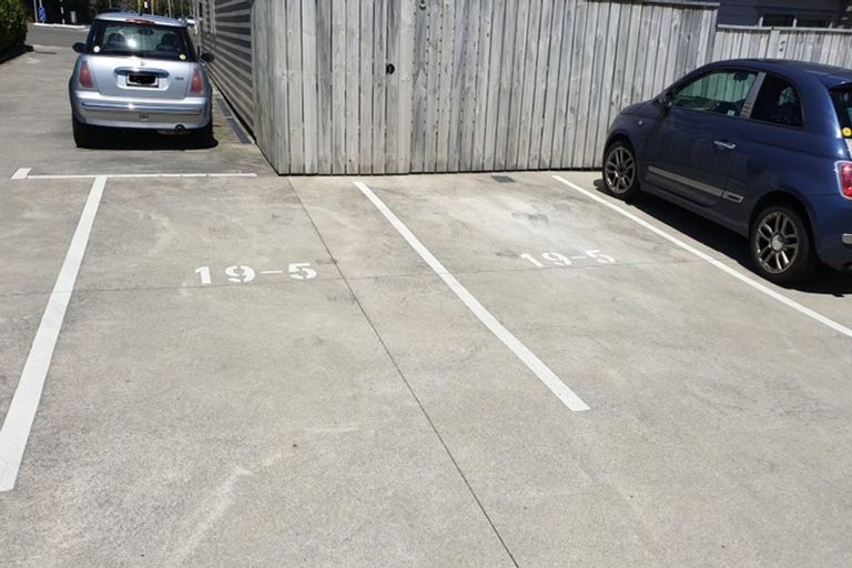 Photo of property in 19u5 Collins Avenue, Tawa, Wellington, 5028