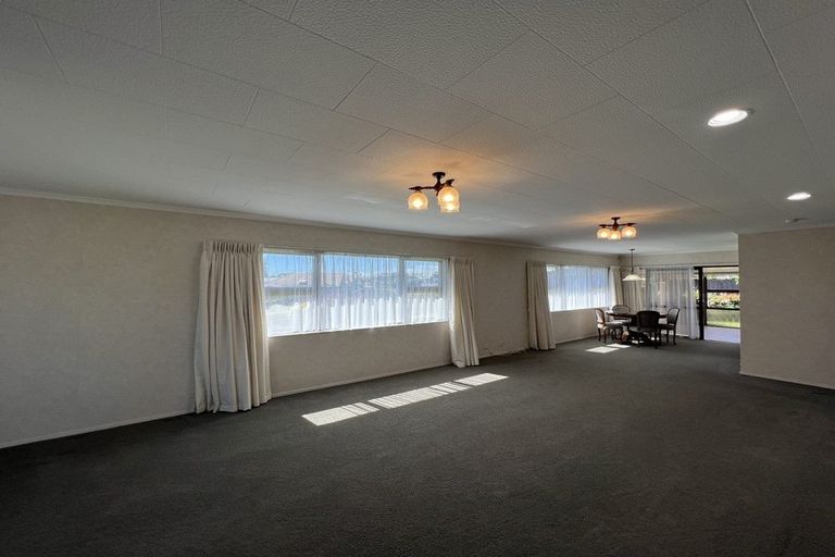 Photo of property in 21 Park Lane, Waitara, 4320