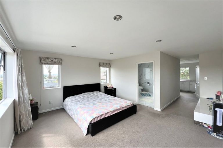 Photo of property in 27 Mantra Road, Massey, Auckland, 0614