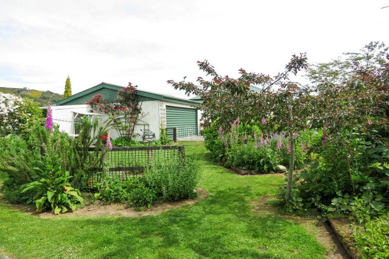 Photo of property in 83 Dick Street, Reefton, 7830