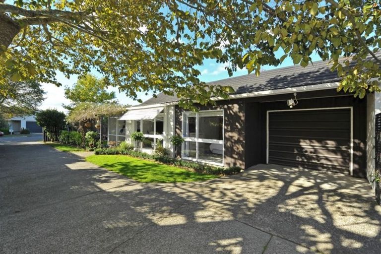 Photo of property in 1/10 Jamell Place, Avonhead, Christchurch, 8042