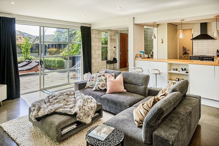 Photo of property in 51 Amesbury Drive, Churton Park, Wellington, 6037