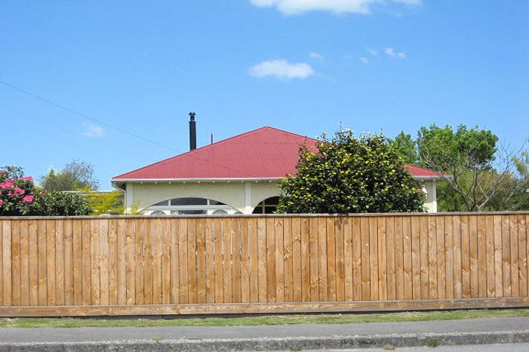 Photo of property in 111 Kippenberger Avenue, Rangiora, 7400