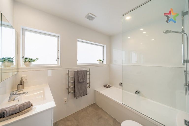 Photo of property in 49 Cypress Drive, Maungaraki, Lower Hutt, 5010