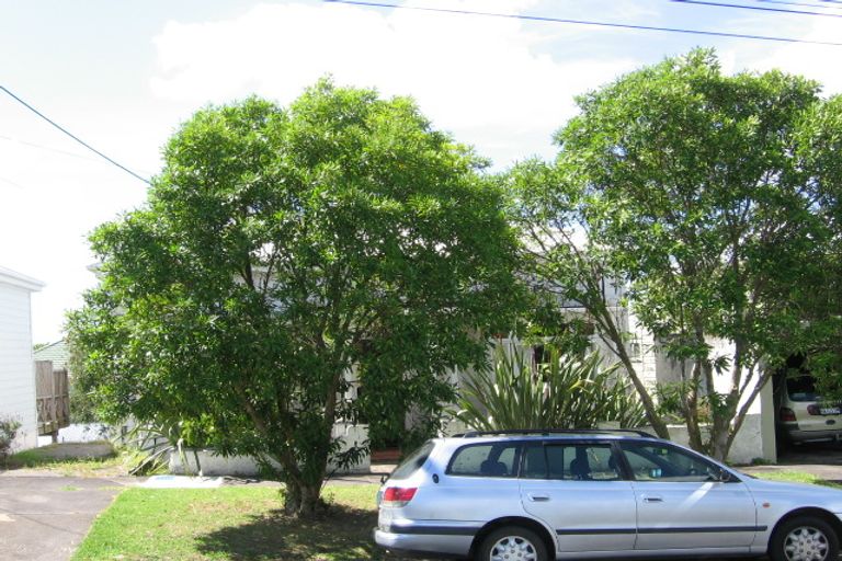 Photo of property in 24 Rutland Road, Stanley Point, Auckland, 0624