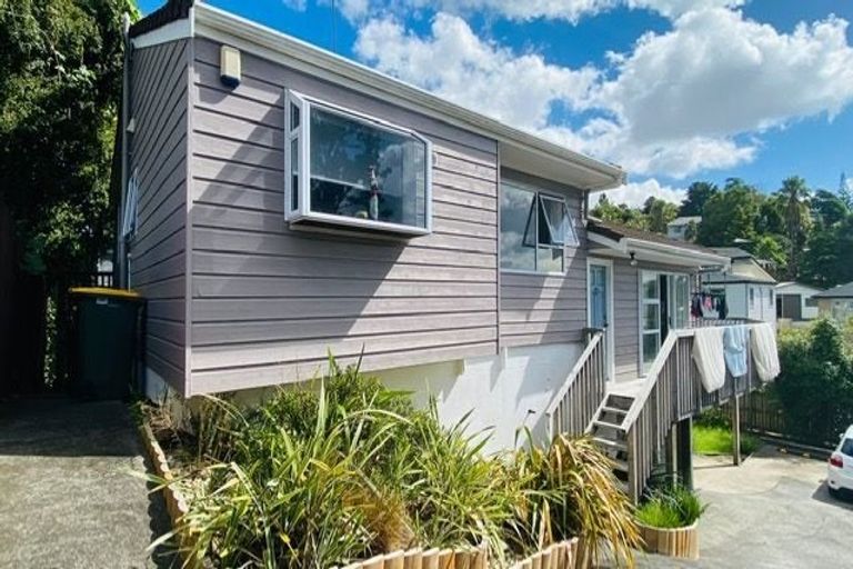 Photo of property in 2/18 Elliott Avenue, Bayview, Auckland, 0629