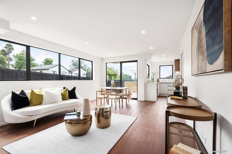 Photo of property in 6b Landsdale Place, Massey, Auckland, 0614