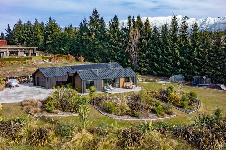 Photo of property in 19 Glenaray Crescent, Wanaka, 9305