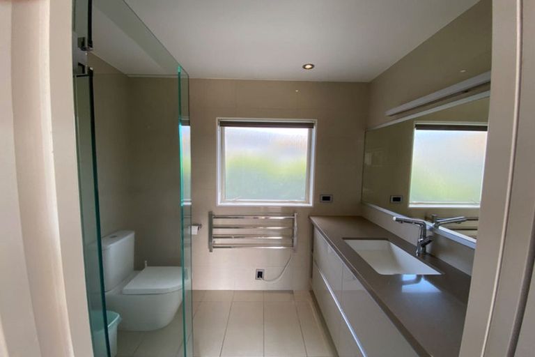 Photo of property in 8 Moycullien Lane, East Tamaki Heights, Auckland, 2016