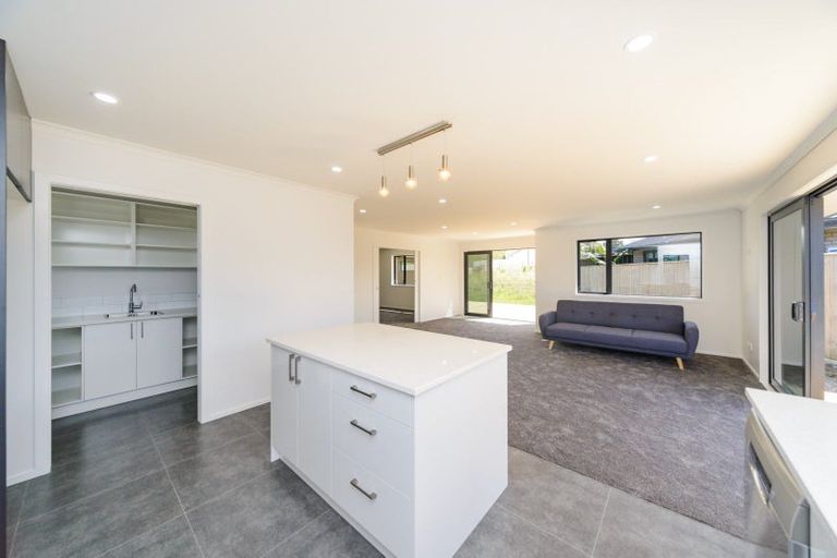 Photo of property in 1 Rangeview Drive, Kelvin Grove, Palmerston North, 4414