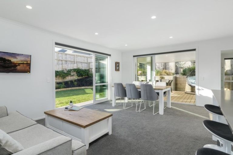 Photo of property in 22 Ballintoy Park Drive, Welcome Bay, Tauranga, 3175