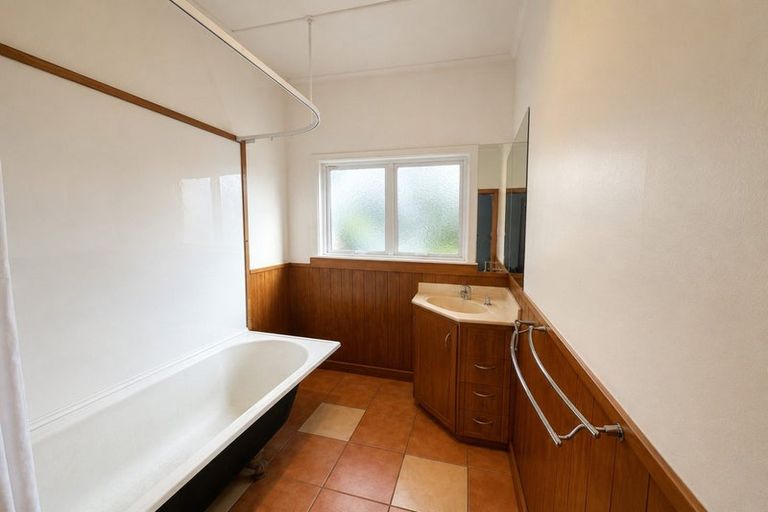 Photo of property in 1414 Woodstock Avenue, Mayfair, Hastings, 4122