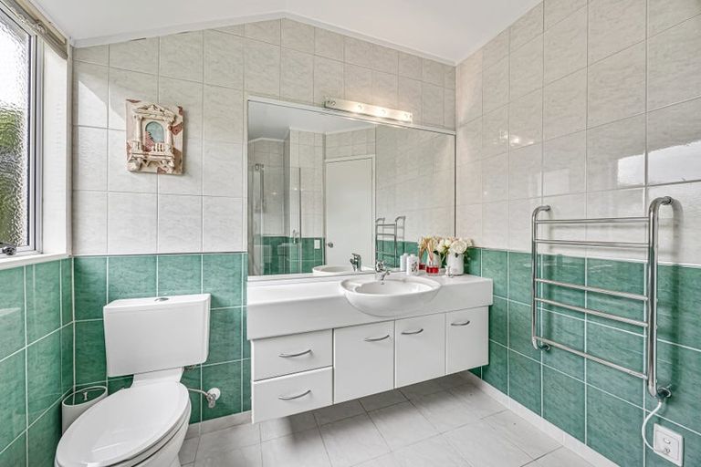 Photo of property in 15 Bluefin Way, West Harbour, Auckland, 0618