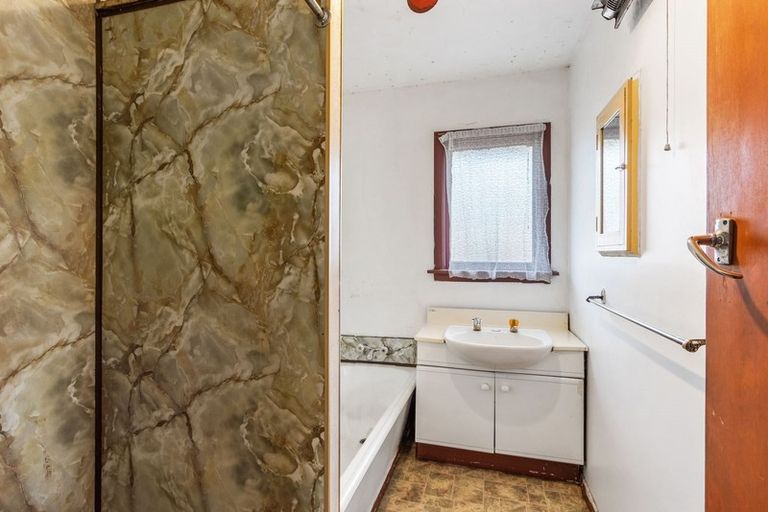 Photo of property in 43 Mackworth Street, Woolston, Christchurch, 8062