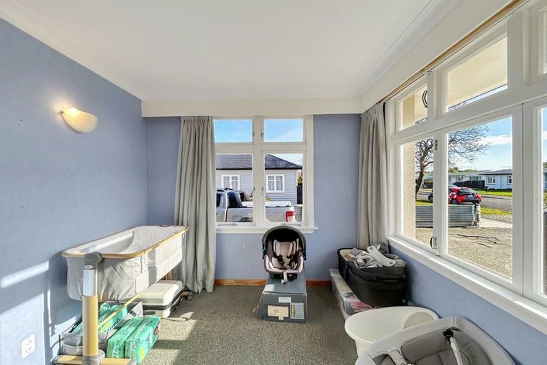 Photo of property in 9 Grange Street, Winton, 9720