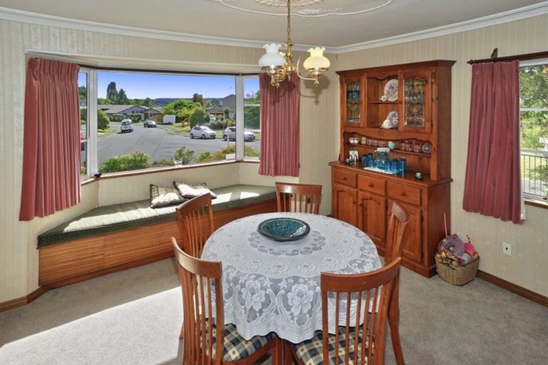 Photo of property in 16 Randell Place, Te Puke, 3119