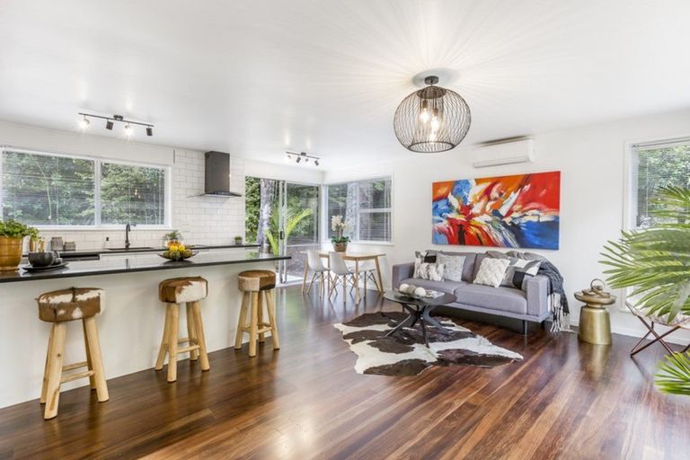 Photo of property in 18 Ngaio Road, Titirangi, Auckland, 0604