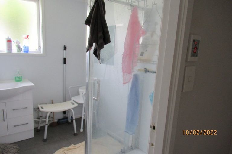 Photo of property in 25 Glenbervie Crescent, Massey, Auckland, 0614