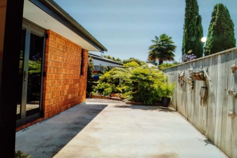 Photo of property in 4b Read Crescent, Clive, 4102