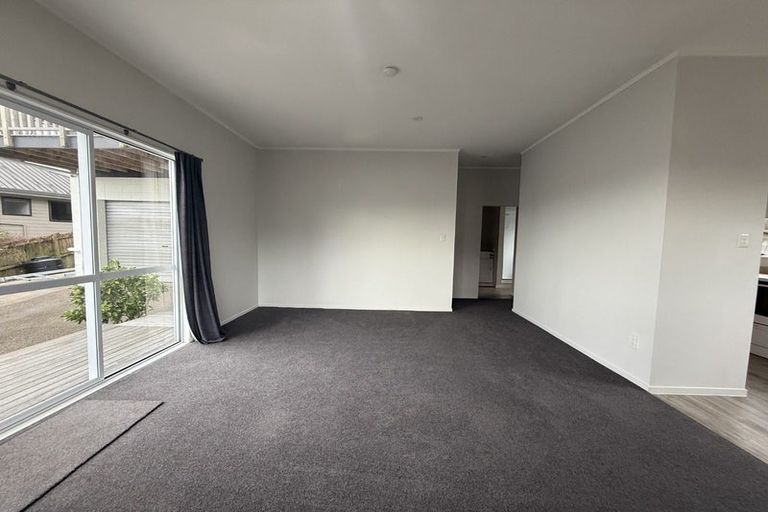 Photo of property in 31 Marellen Drive, Red Beach, 0932